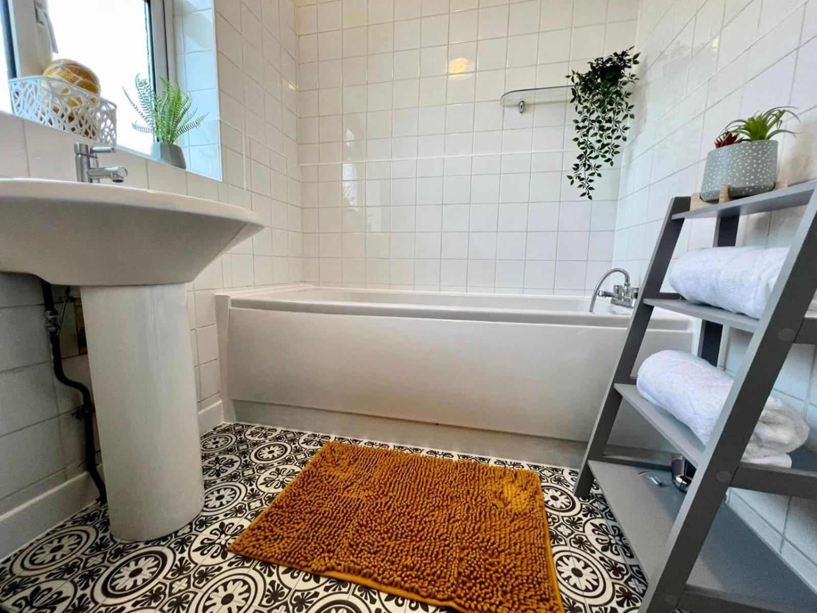Sariyu Space Luton Hotell Luton  Eksteriør bilde
